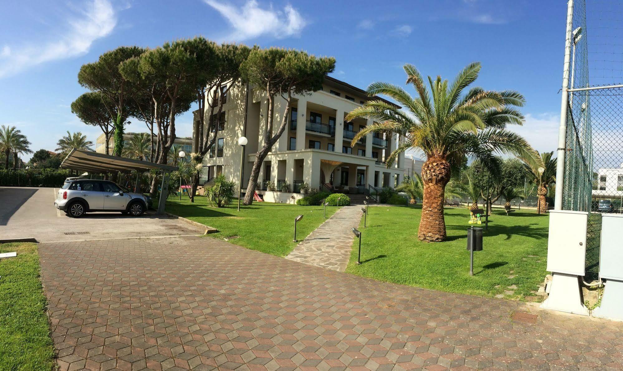 Hotel Caesar Residence & Spa Лідо-ді-Камайоре Екстер'єр фото