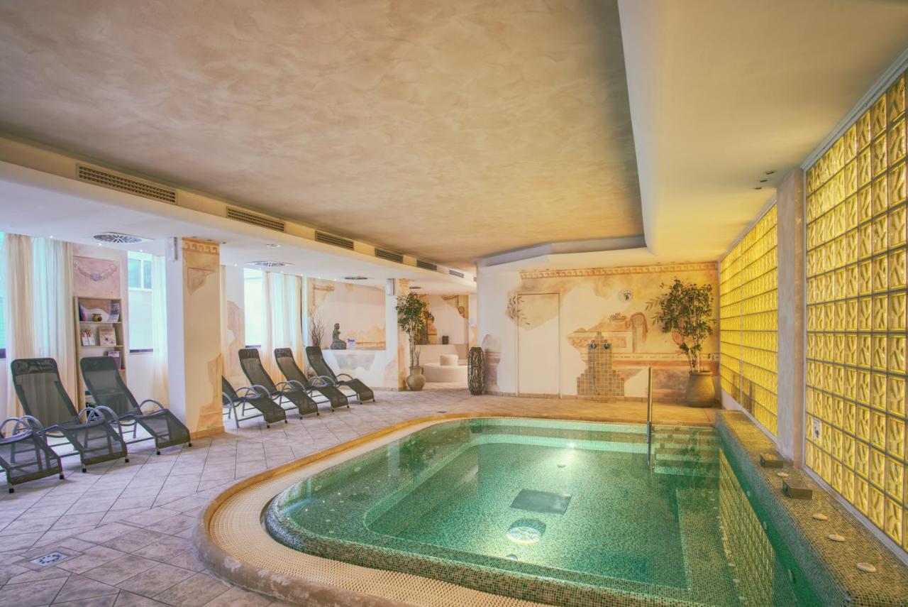Hotel Caesar Residence & Spa Лідо-ді-Камайоре Екстер'єр фото